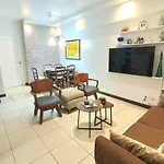 Elegant 2Br Flat In Qc With Netflix And Parking!!