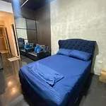 Netflix And Chill & Pool Access With Overlooking Qc