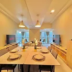 Modern Interiored Suite In Uptown Bgc With Fastwi-Fi