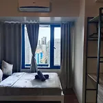Cozy & Stylish Staycation And Netflix - Wifi And Pool