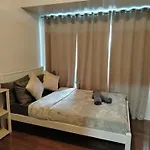 Cozy & Stylish Staycation And Netflix - Wifi And Pool