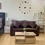 Cozy Studio Unit In Soho Central Private Residences