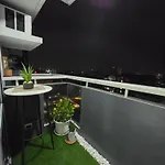 Cozy Corner Manhattan Heights 2Br With Amazing View