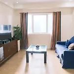 5-Mins Sm Aura Cozy 2Br Free Parking