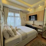 Manila Bay Suite Near Picc