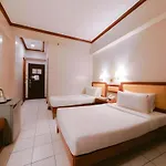 Palm Hotel Manila