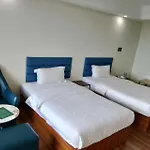 Hotel S