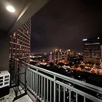 Soho Condotel Near Edsa Shaw Mrt Sm Megamall Free Pool