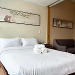 Thompson Suites Queen Room, One Uptown Residences, Xbox & Netflix