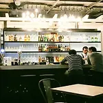 Tambayan Capsule Hostel & Bar