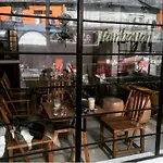 Tambayan Capsule Hostel & Bar
