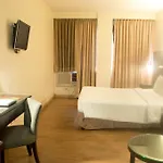 Pearl Lane Hotel