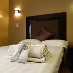 Hollywood Suites And Resort - Bancal