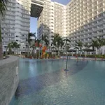Manila Condotel At Shell Residences