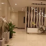 Simple Habitat @ Viceroy Mckinley Hill
