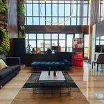 Reddoorz Premium Near Ust Hospital