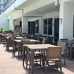 Rlr Condo At Shell Residences