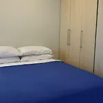 Mandaluyong 2 Bedroom W 2 Queen, 50Hdtv Across Shangrila Mall