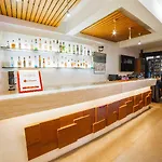 Reddoorz Plus Near Naia Expressway