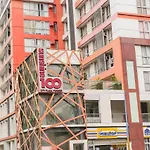Oyo 215 Sunshine City Suites