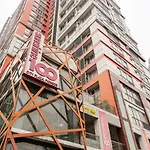 Oyo 215 Sunshine City Suites