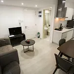 Azure Urban Resort Residences Maui 1815