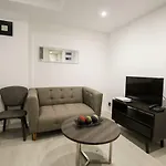 Azure Urban Resort Residences Maui 1815