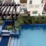 Pink Manila Hostel