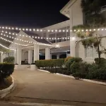 Presidio Lakefront 2 Bedroom Staycation