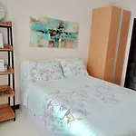 Chillax Studio 101 Newport Boulevard