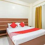 Vaccinated Staff - Oyo 578 Red Velvet Suites
