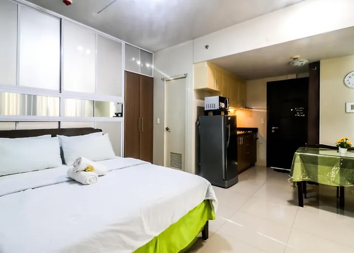 Prs At One Palm Tree Villa Near Airport