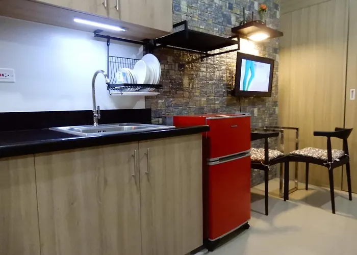 Staycation Shore 2 Moa Pasay