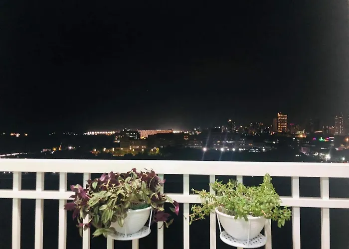 Ebony\'S Place At Shore Residences