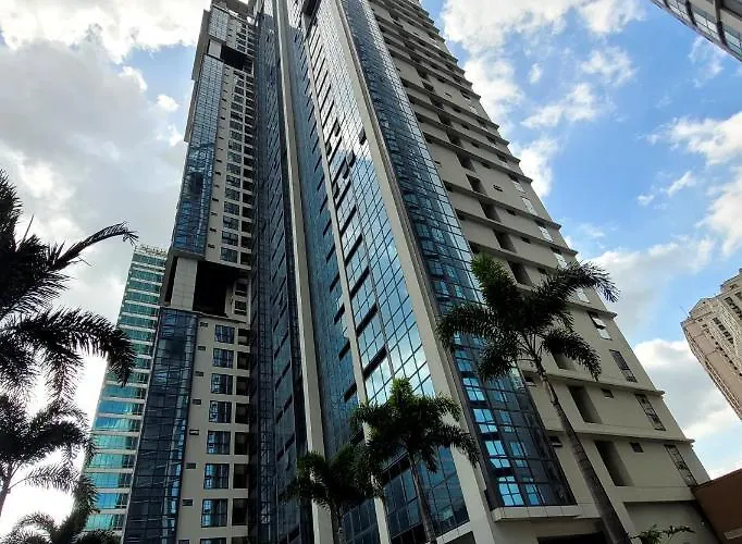 Andy\'S Place One Eastwood Tower 1