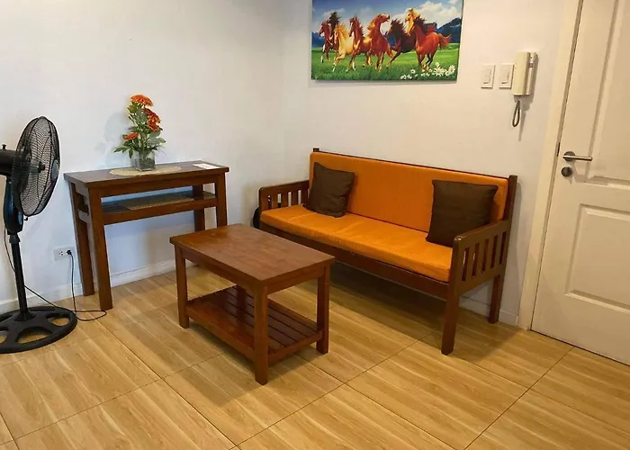 Azure C7 Balcony, Wifi, Near Mall Airport
