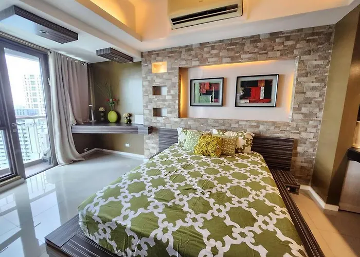 Executive Suite W/ Balcony Near Greenbelt 100Mbps