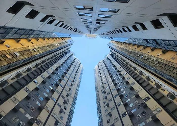 Enjoy Bgc Sunset And Golf Course View 2 Bedroom Loft With 100Mbps Internet Connection