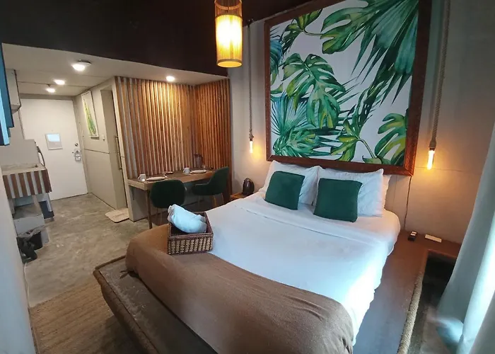 The Staycation - Serviced Rooms