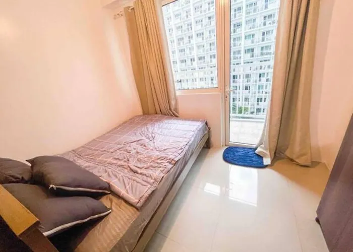 Shore Residences Facing Moa
