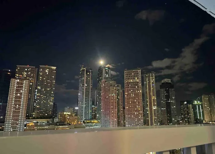 Beautiful 1Br Balcony W/65Uhdtv Wifi Netflix, Pool