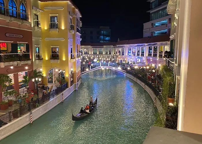 Njoy! Chic & Luxury At Venice Canal - Perfect For Business & Couples