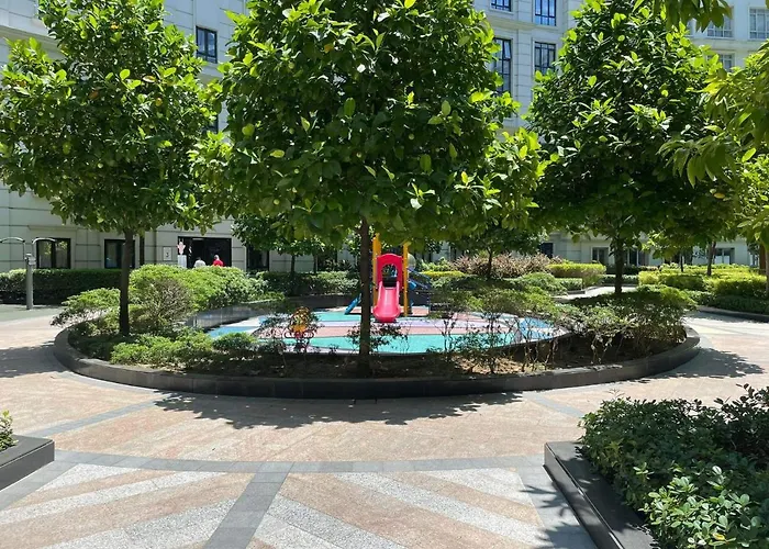 Studio Condo Building 81 Newport Boulevard