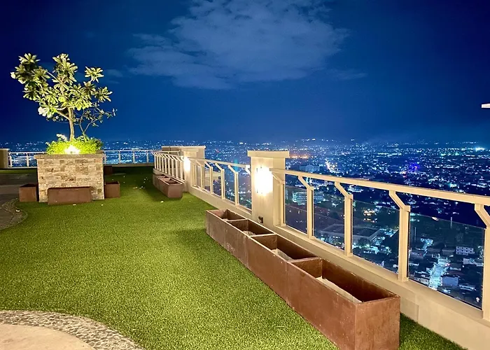 Cozy 1 Bedroom Scandinavian/Tropical Condo With Balcony & Parking