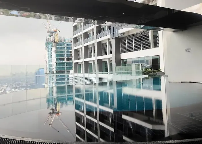 Homestyle Rare Find Corner Penthouse Suite In The Gramercy Residences Condo