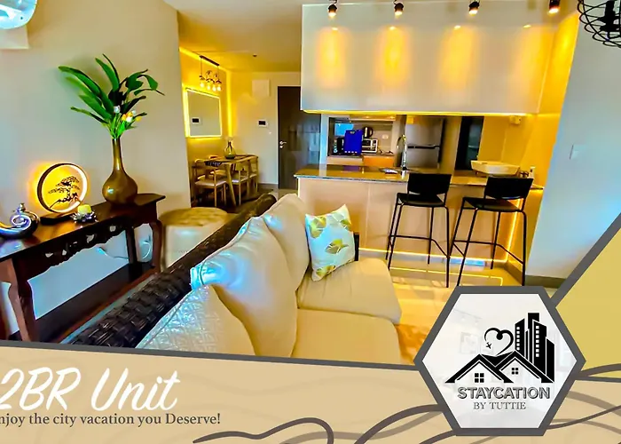 Luxurious 2 Bedroom Family Suite Plus Maid Rm In Eastwood City