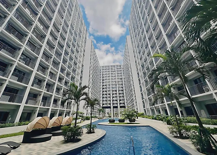 3 Condos*8 Beds*3 Bathrooms*3 Kitchens*4 Pools*@ Shore2 Moa