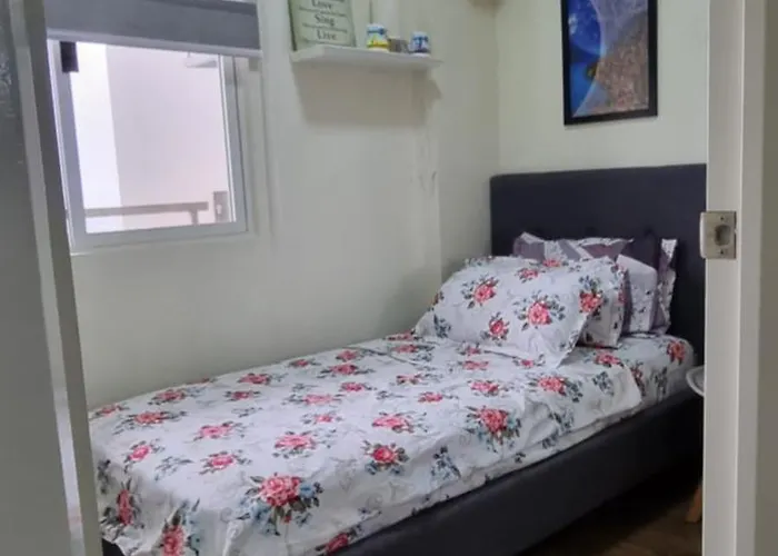 A Cozy 2 Bedroom Condo In Metro