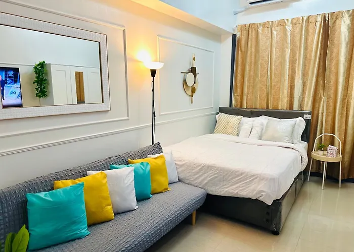 Mid-Century Extent Condo Unit @ Shore 2, Moa