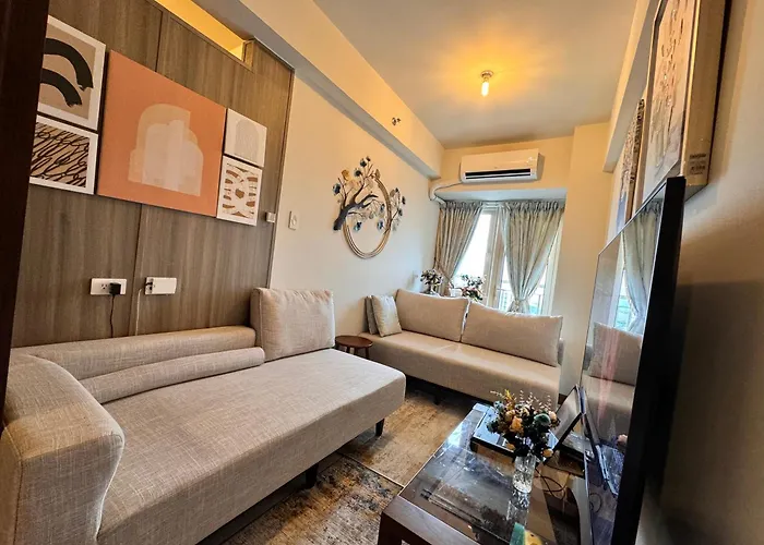Penthouse Lvl Luxury Cndo Nr Moa
